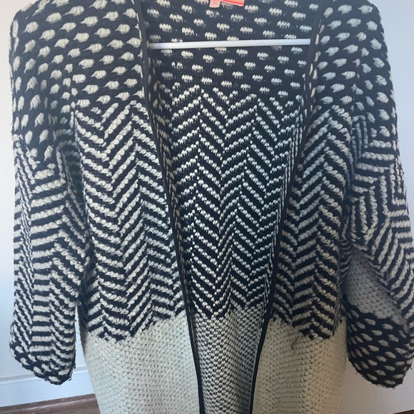 Vilagallo cardigan sweater - Picture 1 of 3
